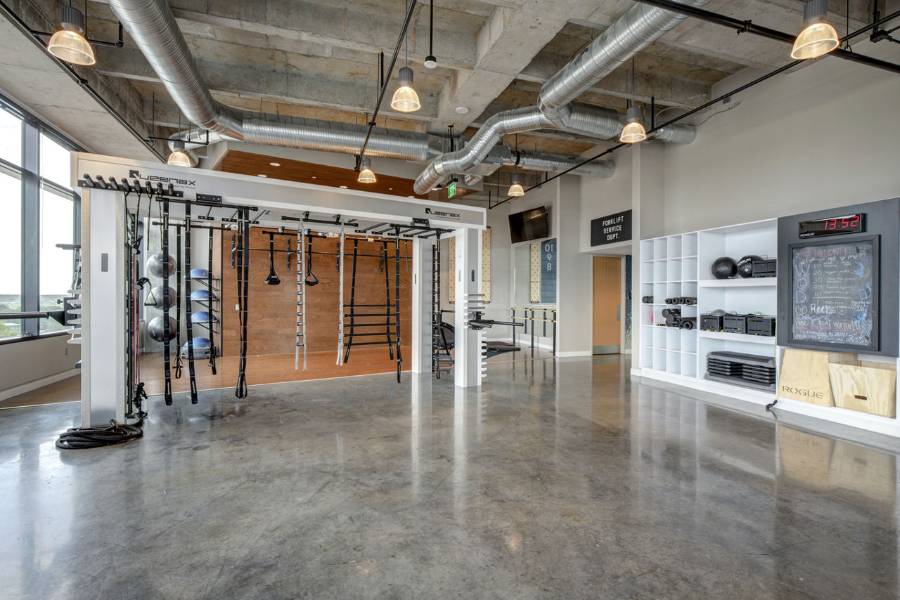 Crossfit equipment in an indoor fitness room | Blog | Greystar 